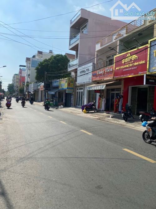Bán nhà đường số 79, Phường Tân Quy Quận 7. Cách Lotte 1km