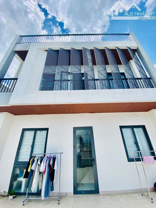 TOÀ NHÀ CHDV CAO CẤP LUXURY - GÒ VẤP – 8 TẦNG CÓ HẦM – THANG MÁY – DÒ
