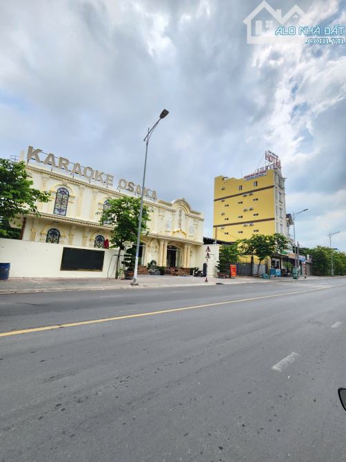 Bán biệt thự 1T1L 8.9x19m, mặt tiền Hai Bà Trưng p. Đông Hòa gần GO Dĩ An