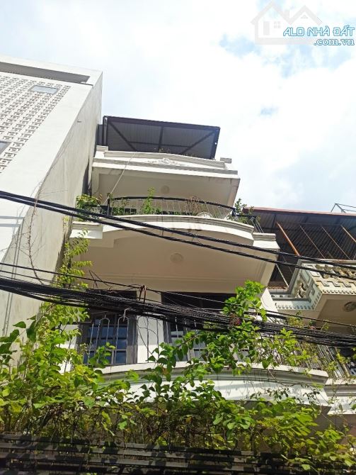 Hiếm! Bán Nhà Lạc Long Quân, Tây Hồ - Ô tô Đỗ Cửa - Gần Phố - 60M2 - 4Tầng -Mt4m - 15.5 Tỷ