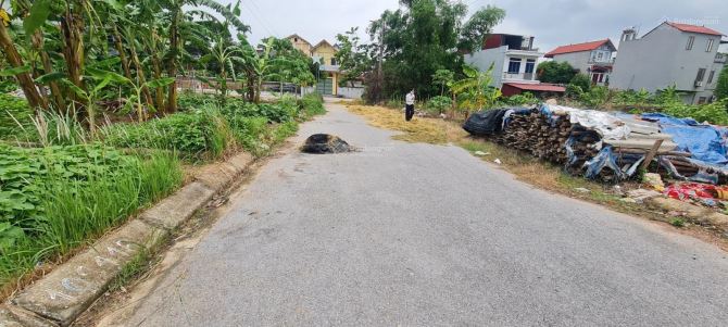 BÁN LÔ ĐẤT THÔN KÉP HẤN, HƯƠNG GIÁNG - TP BẮC GIANG - 100M2 - 3 TỶ