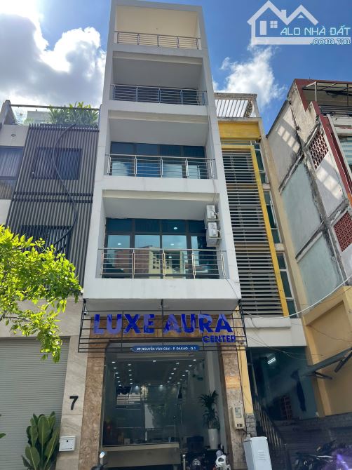 Siêu phẩm mặt tiền Nguyễn Cư Trinh, Q.1, 4.5x20m, hầm + 6 tầng - HĐT: 120 triệu, giá 39 tỷ