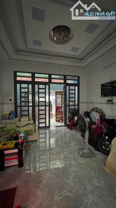 NHÀ 3 TẦNG KIÊN CỐ HẺM 2581 Ô TÔ 10M KDC ĐỒNG BỘ
