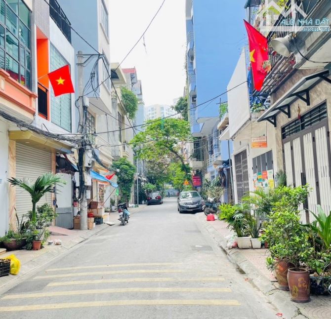ĐẤT PHÂN LÔ -VỈA HÈ- Ô TÔ TRÁNH ! HIẾM 59M2- 19 TỶ, XUÂN LA- BẮC TỪ LIÊM