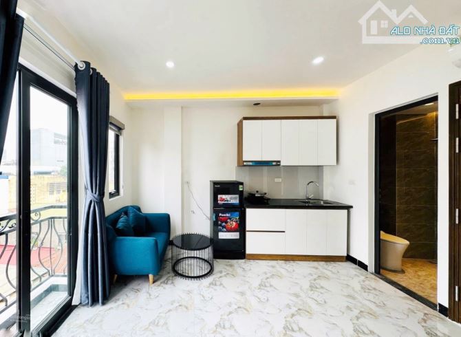 CHDV 8 lầu, thang máy, Hòa Bình gần Đầm Sen, dòng tiền 1.2 tỷ/năm, 20m ra MT. 16.3 TỶ