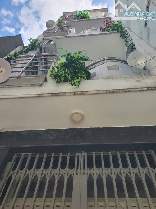 GIẢM SÂU, BÁN GẤP CHỈ CÒN 5.95TỶ.  SIÊU PHẨM VƯỜN CHUỐI QUẬN 3, 30M2, 5 TẦNG CÓ 2ST, 6PN