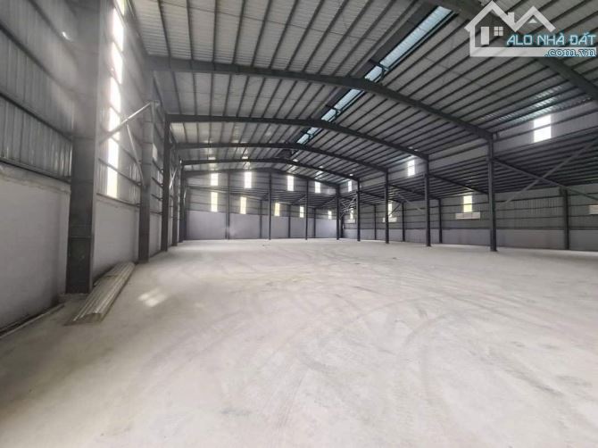 Cho thuê 2000m2 cuối đại lộ, gần cầu vai réo