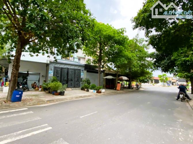 Nhà mới 3 tầng, 4PN, đường 8m, KDC Nam Khang, Long Trường, Q9 - Chỉ 6.15 đồng TL