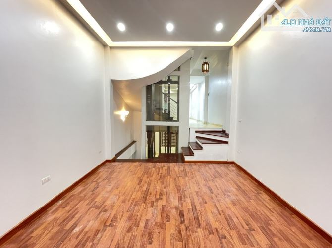 Bán nhà Nguyễn Đình Chiểu - Hai Bà Trưng, Dt 48m2, 6t, mt 4m, Kinh doanh.