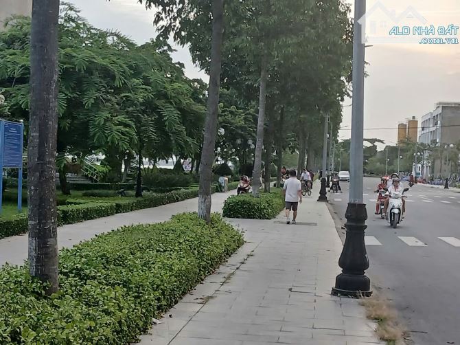 Bán ngôi nhà đẹp mới đẹp lung linh, hẻm xe hơi tránh nhau. P6.TP Mỹ Tho.