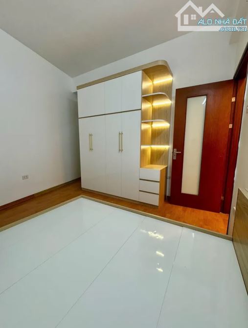 Bán căn chung cư resco nhà mới đẹp giá tốt, tiện ích.