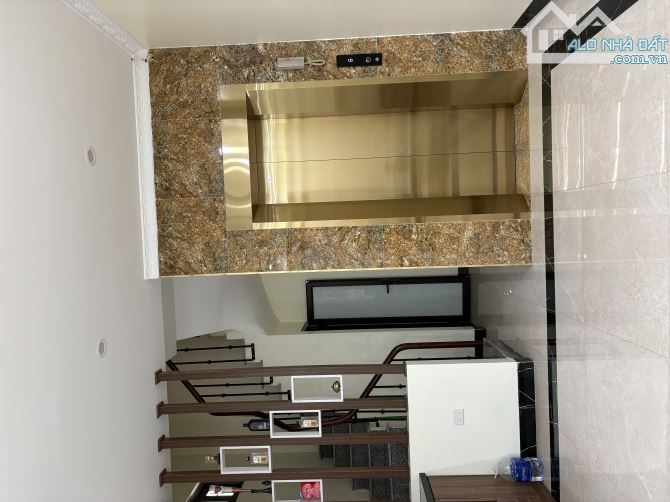 NHÀ Ở 5 TẦNG  - LÔ GÓC- NGÕ TRƯỚC NHÀ 3M - MẶT TIỀN RỘNG ĐẸP - NGÕ THÔNG - 1