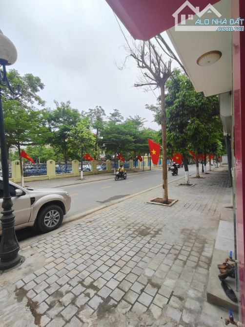 BÁN ĐẤT Ô TÔ TRÁNH VỈA HÈ RỘNG THÊNH THANG, GIẢM GIÁ 1 TỶ ĐỂ AE ĐẦU TƯ - 1