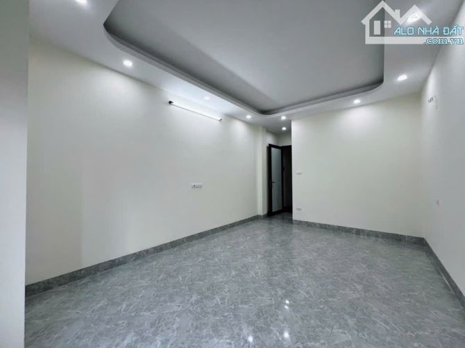 Chị Linh CB Phường Liên Mạc bán nhà 5 tầng Thụy Phương , ngõ thông ô tô đỗ cửa giá hơn 5tỷ - 1