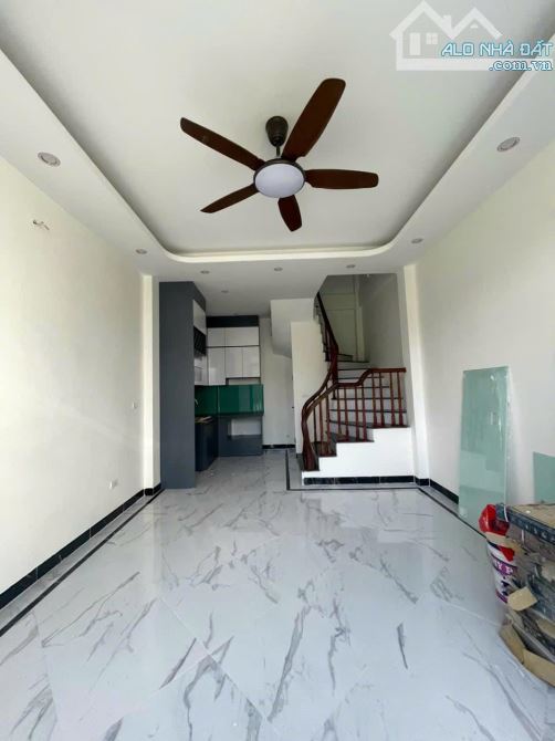 NHỈNH 3 TỶ- NHÀ RỘNG, OTO GHÉ CỬA. 500M RA ĐH TD-TT, 5P QL6-10P BX YÊN NGHĨA - 1