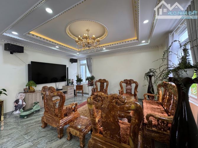 VILLA HOÀN CÔNG KHU VILLA NGHỈ DƯỠNG CÁCH CHỢ ĐÀ LẠT CHỈ 5 PHÚT DI CHUYỂN - 1
