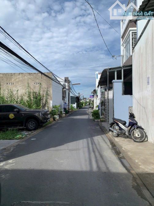 Nhà 1 trệt 1 lầu và dãy trojg 5 phòng tại hẻm 6 Trần Vĩnh Kiết - 1