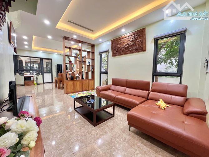 BÁN NHÀ PHÂN LÔ 2 MẶT NGÕ Ô TÔ TRÁNH PHỐ ĐÀO TẤN - 70M2 - 5 TẦNG - 5.5M MẶT TIỀN- 28.5 TỶ - 1