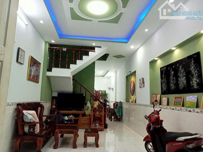 BÁN NHÀ 1T1L PHƯỜNG BỬU HOÀ TP BIÊN HÒA. DT: 4,2x17,5=73,5m2. GIÁ: 2TỶ8 - 1
