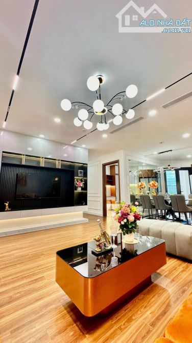 Bác Sĩ Long bán (Căn Hoa Hậu) 3pn 128m2 Golden Palace Mễ Trì, Nội Thất kiểu Ý, chỉ 7,8 tỷ - 1