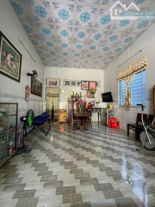 Bán gấp căn nhà cấp 4 đang cho thuê 4tr/th ngay Trần Thị Bốc, Thới Tam Thôn, Hóc Môn 800TR - 1