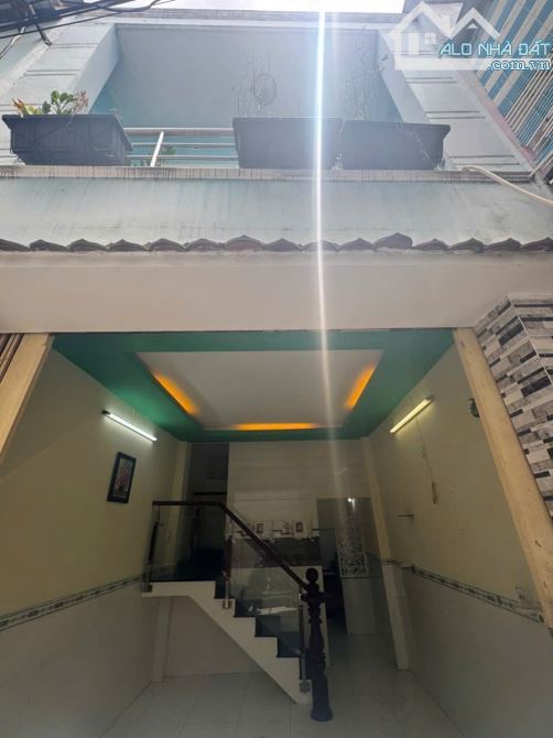 Quận 6, nhà 2 tầng, gần MT Bà hom, cách 10m ô tô thông, giá rẻ. - 1
