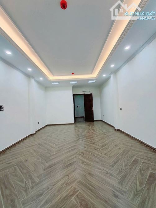 NHÀ ĐẸP SIÊU PHẨM BA ĐÌNH - THANG MÁY - PHÂN LÔ - VỈA HÈ Ô TÔ TRÁNH, ĐỖ NGÀY ĐÊM - LÀM VĂN - 1
