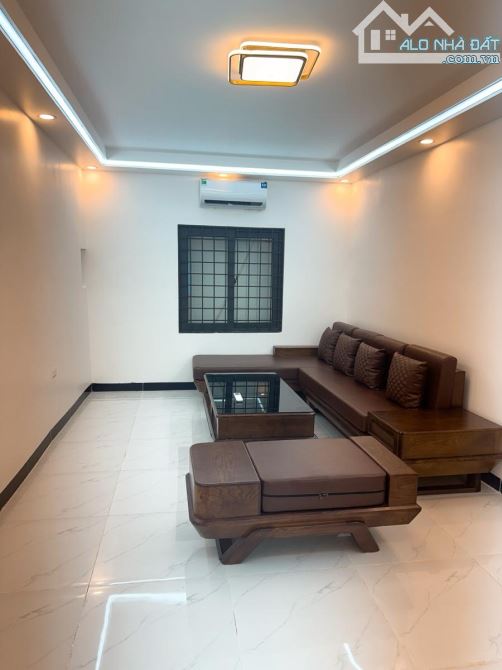 BÁN CĂN HỘ TẬP THỂ NGỌC KHÁNH – BA ĐÌNH – SỬ DỤNG 120M² – Ô TÔ ĐỖ CHÂN CẦU THANG - 1
