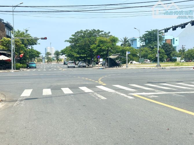 Bán nhà 3 tầng Núi Thành, Hải Châu, vị trí kinh doanh sầm uất, chính chủ lâu đời - 1