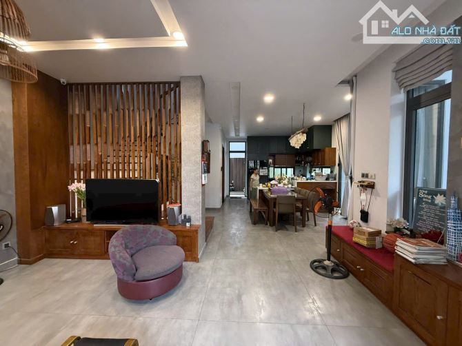 Cần bán gấp căn nhà MT Đường số Lâm Văn Bền, 90m2, 3 lầu, giá 15 tỷ sổ hồng - 1