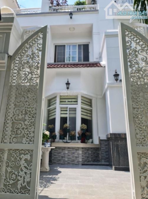 BÁN BIỆT THỰ CAO CẤP, 153M2 - 3 TẦNG 8.5x18M, ĐƯỜNG 12M, THÔNG THOÁNG, GIÁP QUẬN 8 - 14.5 - 1