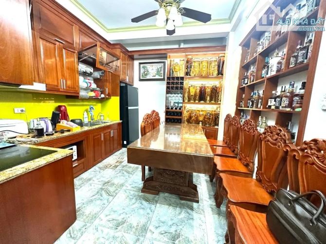 Bán nhà đẳng cấp Hoàng Văn Thái, phân lô, ô tô vào nhà, 50m2, 5 tầng, full nội thất, 16.5T - 1