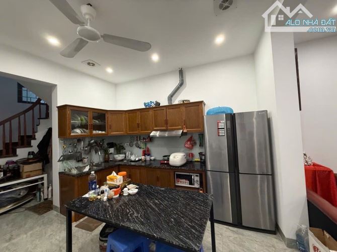 Bán nhà Đông Ngạc 40m2 3 tầng dân xây, full nội thất ở luôn giá 4,5 tỷ - 1