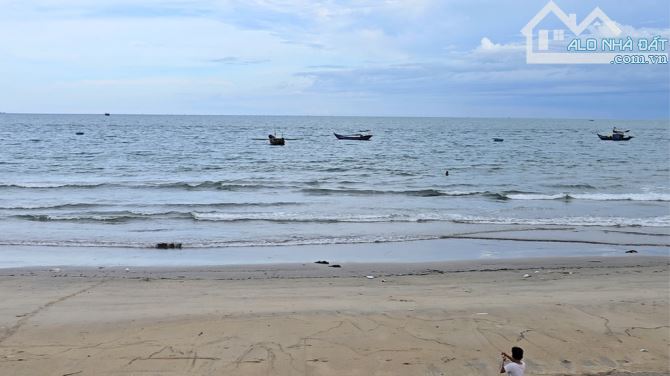 Chính chủ bán đất view sát biển Mỹ Khê 204m², mặt tiền 10m, 2 hẻm, Đông Nam, không dính QH - 16