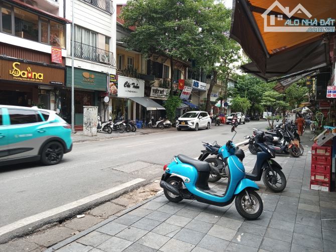 Bán nhà căn góc 2 mặt phố Đường Thành DT 420m2x4T, MT 18m. Vị trí đẹp, Giá 210 tỷ - 1