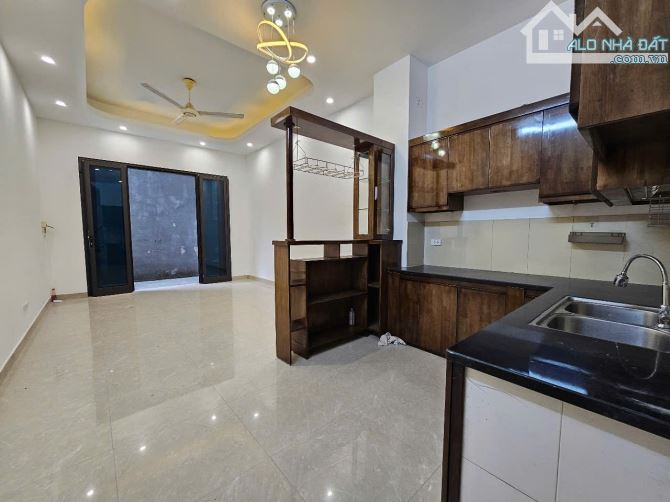 Bán nhà 4 tầng dân xây x37m, tc hơn 5 tỷ xíu - 2