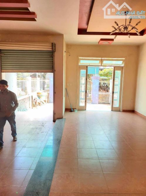 Bán nhà 3 tầng mặt tiền đường bùi xuân phái ,thủy dương,tp huế. - 2