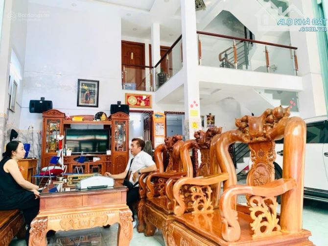 Nhà 3 tầng, mặt tiền đường Thạnh Mỹ Lợi, Q2, 125m2, ngang 7.5m, nhỉnh 11 tỷ - 2