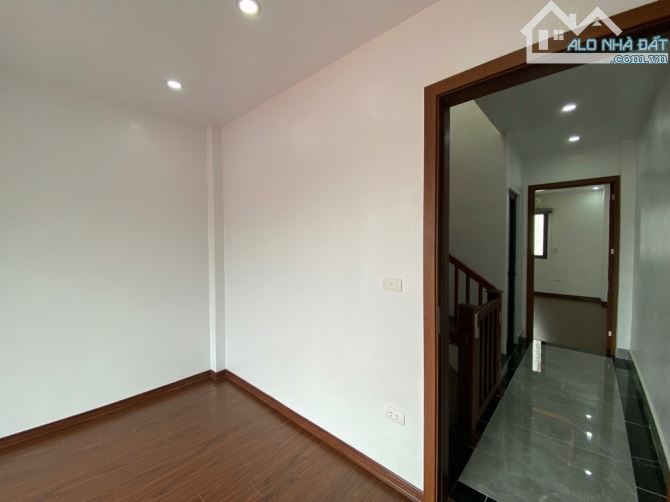 Hiếm - Nhà Mới , 5 Tầng . Thang Máy . Ở Khu Phân Lô Tăng Thiết Giáp - 2