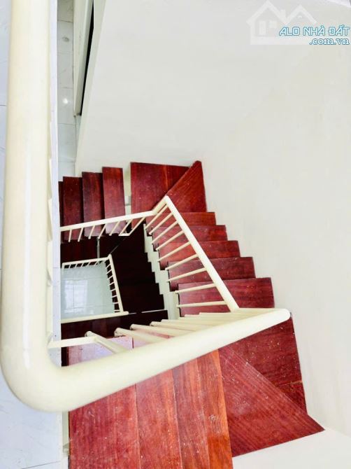 Cần bán gấp nhà Tứ Liên,65m2 x 3 tầng, Ô tô 7 chỗ vào nhà, vị trí đẹp gần Hồ Tây, giá 6,15 - 2