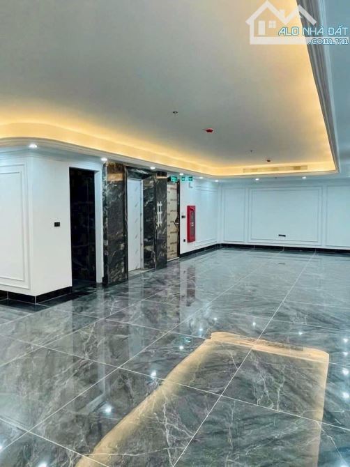 Bán nhà Phố Huế, vị trí kim cương, toà bậc nhất Hà Nội, 700 tỷ - 1