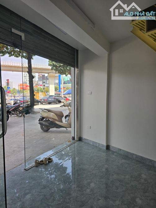 Chỉ 4,2 tỷ cho thuê 29tr/tháng mặt phố lô góc MT5m, Đường Nguyễn Trãi - 2