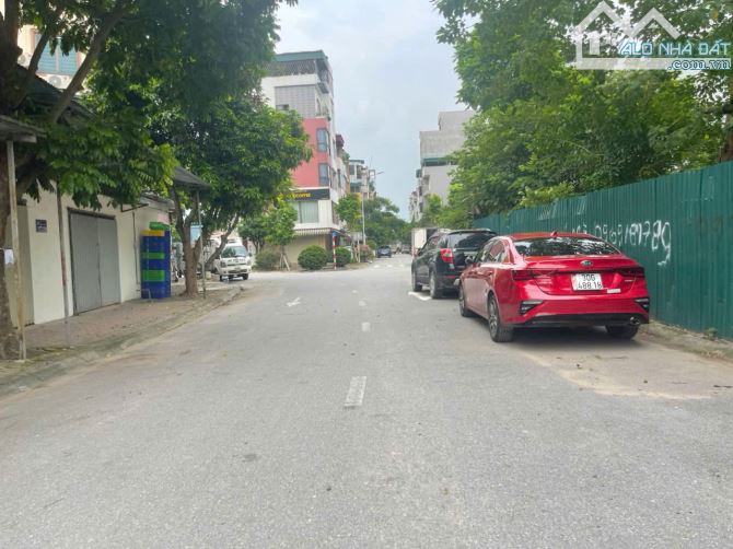 Bán 98,2m đất tổ 12 Thạch Bàn, đường ô tô tránh rất phù hợp xây văn phòng, trụ sở công ty - 2