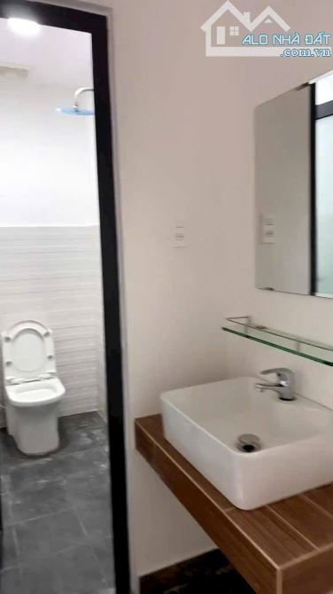 Bán nhà 3 phòng phường 4 đà lạt sổ riêng đất xây dựng 4 tỷ hẻm đường đào duy từ - 2