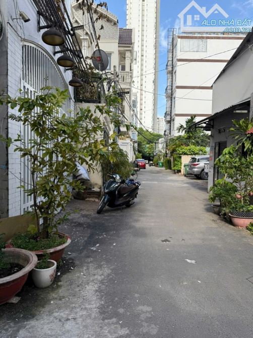 Bán nhà hẻm xe hơi đường Lê Thị Chợ, quận 7, Dt 5 x12m, 3 lầu, ST. Giá 9,5 tỷ - 2