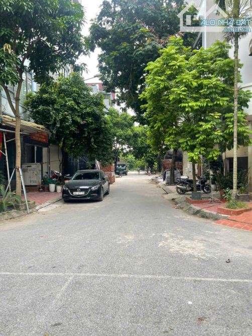 Duy nhất 1 lô góc đất Mậu Lương, 2 thoáng, đường phân lô vỉa hè, DT 49m2, mt 15m, 15,5 tỷ - 2