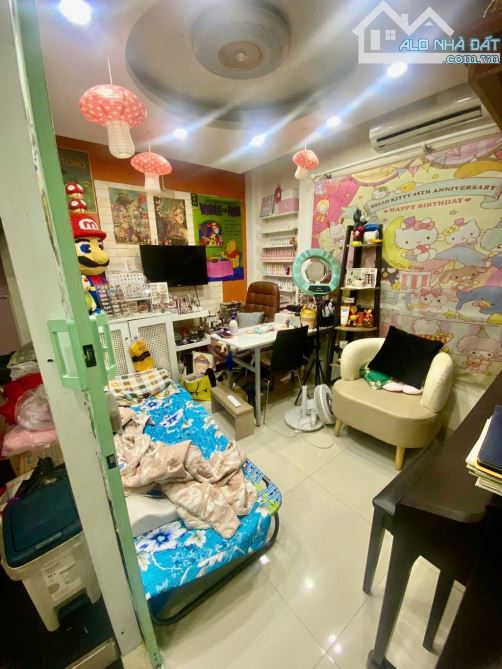 Phú Nhuận, nhà đẹp 5 Tầng ở ngay, gần MT Hoàng Văn Thụ, 176m2 Dtsd, Ở/Cho thuê, 8.15 Tỷ - 2