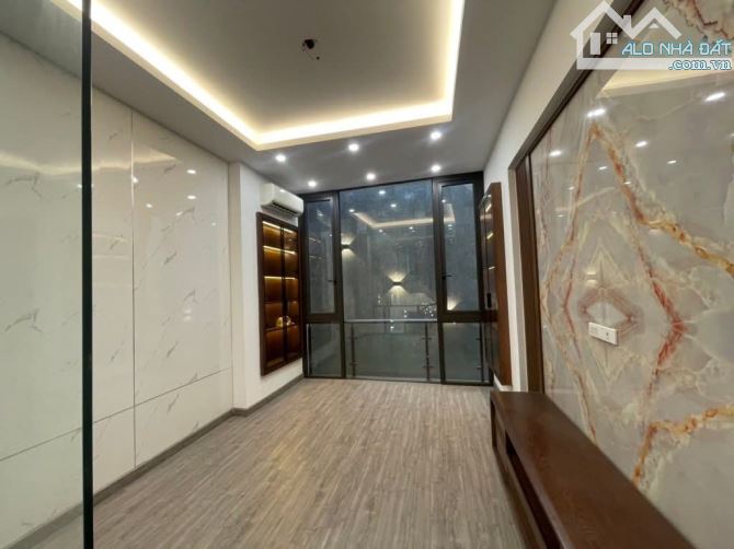 CĂN NHÀ ĐẸP CHO NHỮNG AI THÍCH SỰ BÌNH YÊN GIỮA ĐÔ THỊ ỒN ÀO - 2