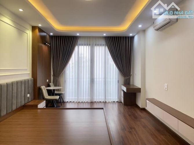 Bán nhà Hoàng Cầu Đống Đa gần 50m2 nhà đẹp gần Quận Ủy, chỉ hơn 12 tỷ - 2