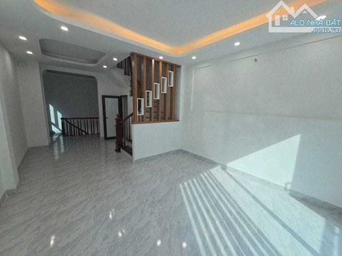 BÁN NHÀ LIÊN MẠC - NHÀ MỚI - Ô TÔ VÀO NHÀ  - 40M2- 5 TẦNG  - GIÁ  6.1 TỶ - 2